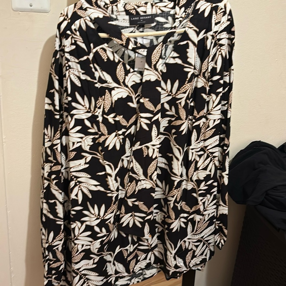 Lane Bryant Long Sleeve tie at neck and elastic at wrist dress shirt size 28 NWT